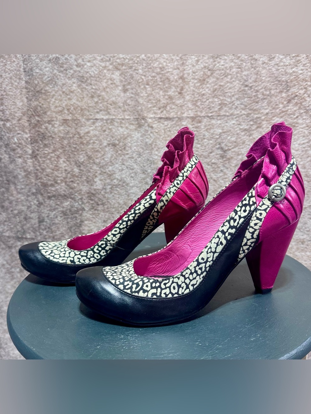 Chanii B Fuchsia and Black Leopard Ruffle Accented Heels Size 10